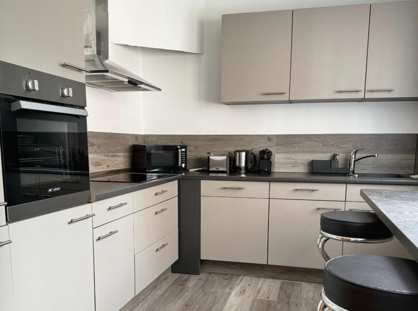 3 Zimmer Apartment Mit Balkon วุปปาทัล ภายนอก รูปภาพ